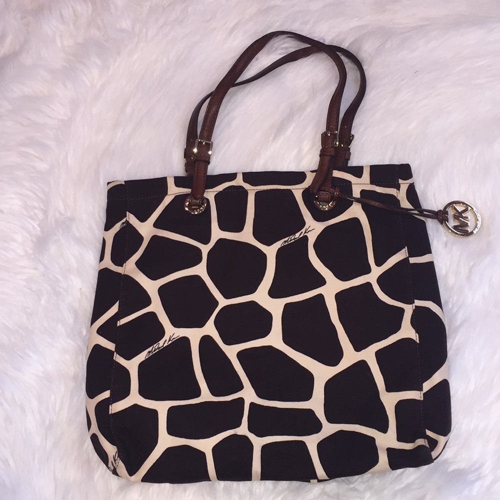 Michael Kors giraffe print shopper